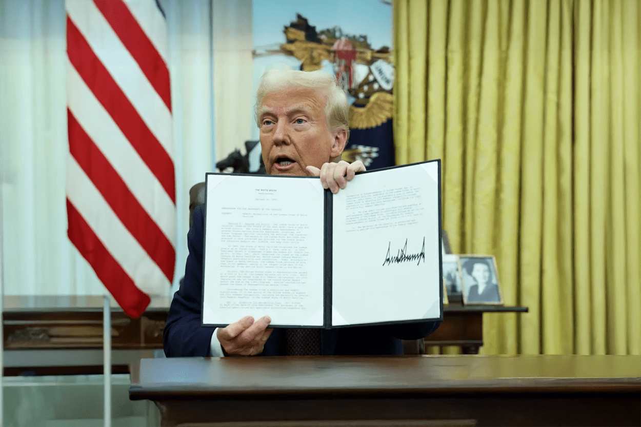 Trump firma orden ejecutiva en EE.UU. para liderar las cripto